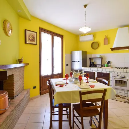 Semesterbostad Lovely In Fraz Loccolle S Paolo Muserale